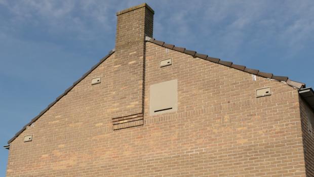 woning met inbouwkasten en uitvliegflaps