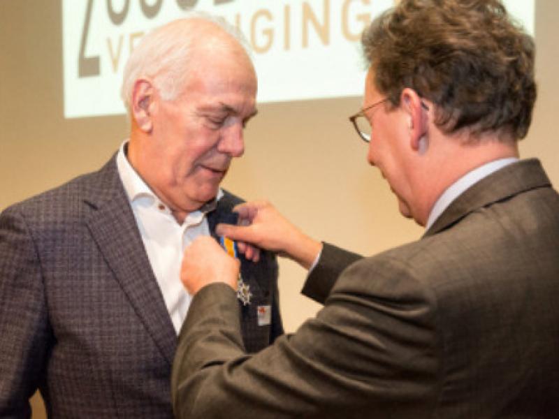 Hans van Dord wordt geridderd