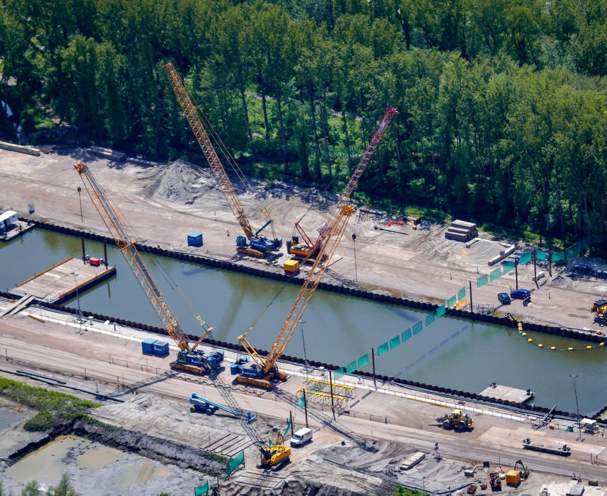 De hogere schermen over de werkzaamheden. (bron: Jeroen Demmer, De Groene Boog)